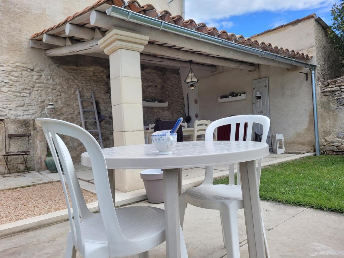 Vila Grange Voutee Avec Jardin Mane  Exteriér fotografie