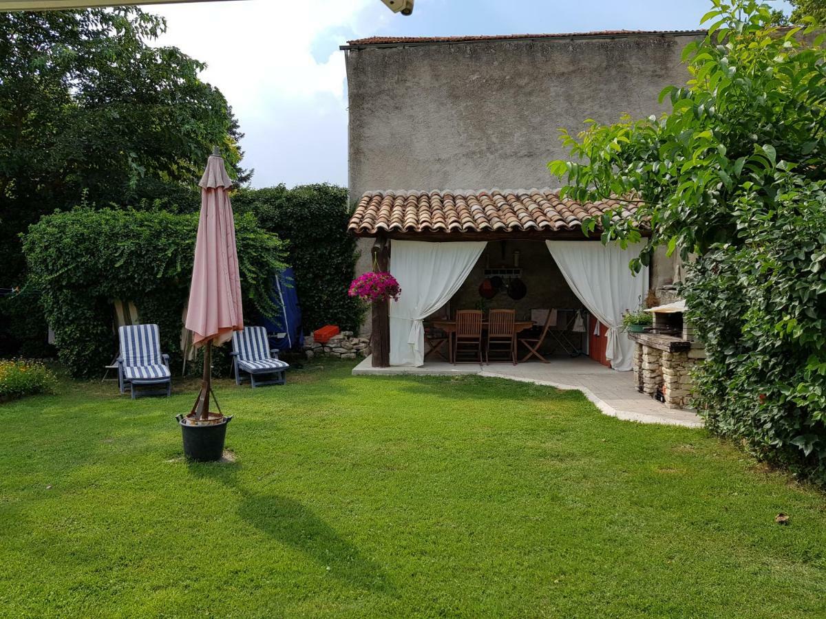 Vila Grange Voutee Avec Jardin Mane  Exteriér fotografie